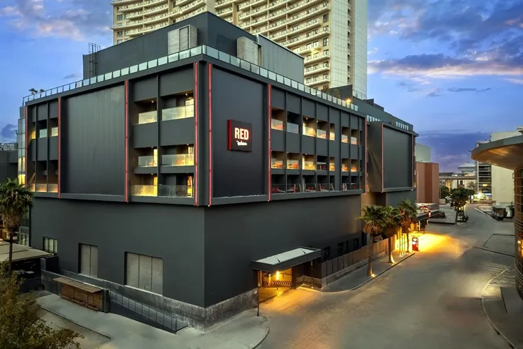 Türkiye’de İlk! Radisson RED İzmir Point Bornova Kapılarını Açtı