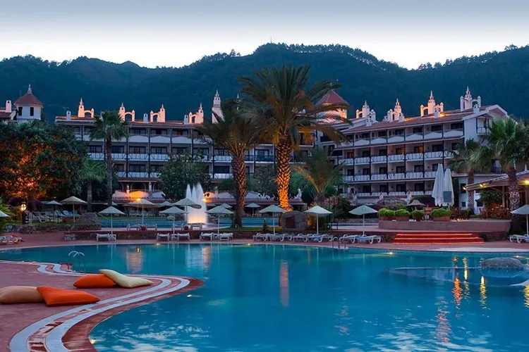 Türkiye’nin İlk Resort Oteline “Best Luxury Beachfront Hotel in Marmaris, Türkiye” Ödülü
