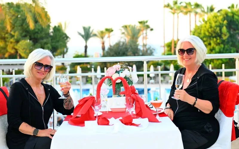 Terrace Beach Resort’ü 25 Yılda 87 Kez Tercih Etti