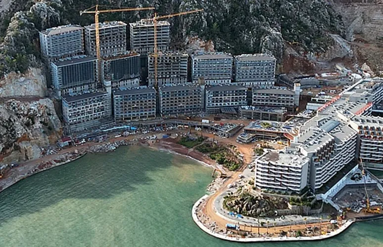 Marmaris’teki Şinpaş Otel İnşaatı Yargı Kararlarına Rağmen Devam Ediyor